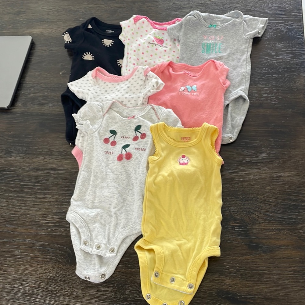 Short sleeve newborn onesies